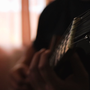 姐姐穿白丝被插逼
